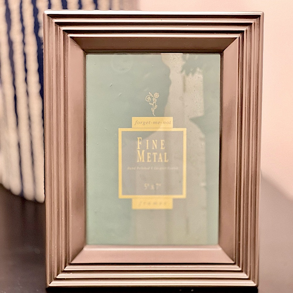Forget Me Not 5"x7" frame table top that can also be hung on wall